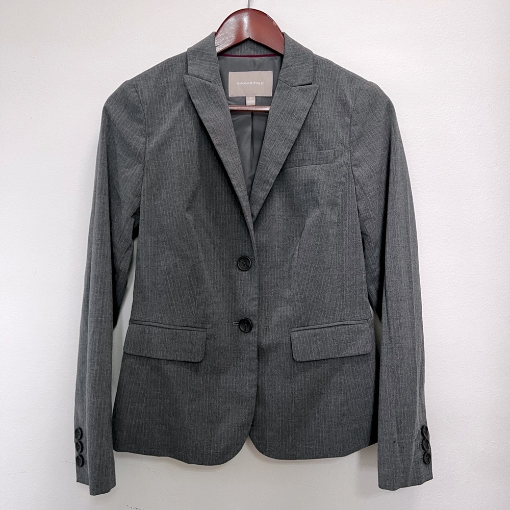Banana Republic Gray Pinstripe Blazer / Size 4